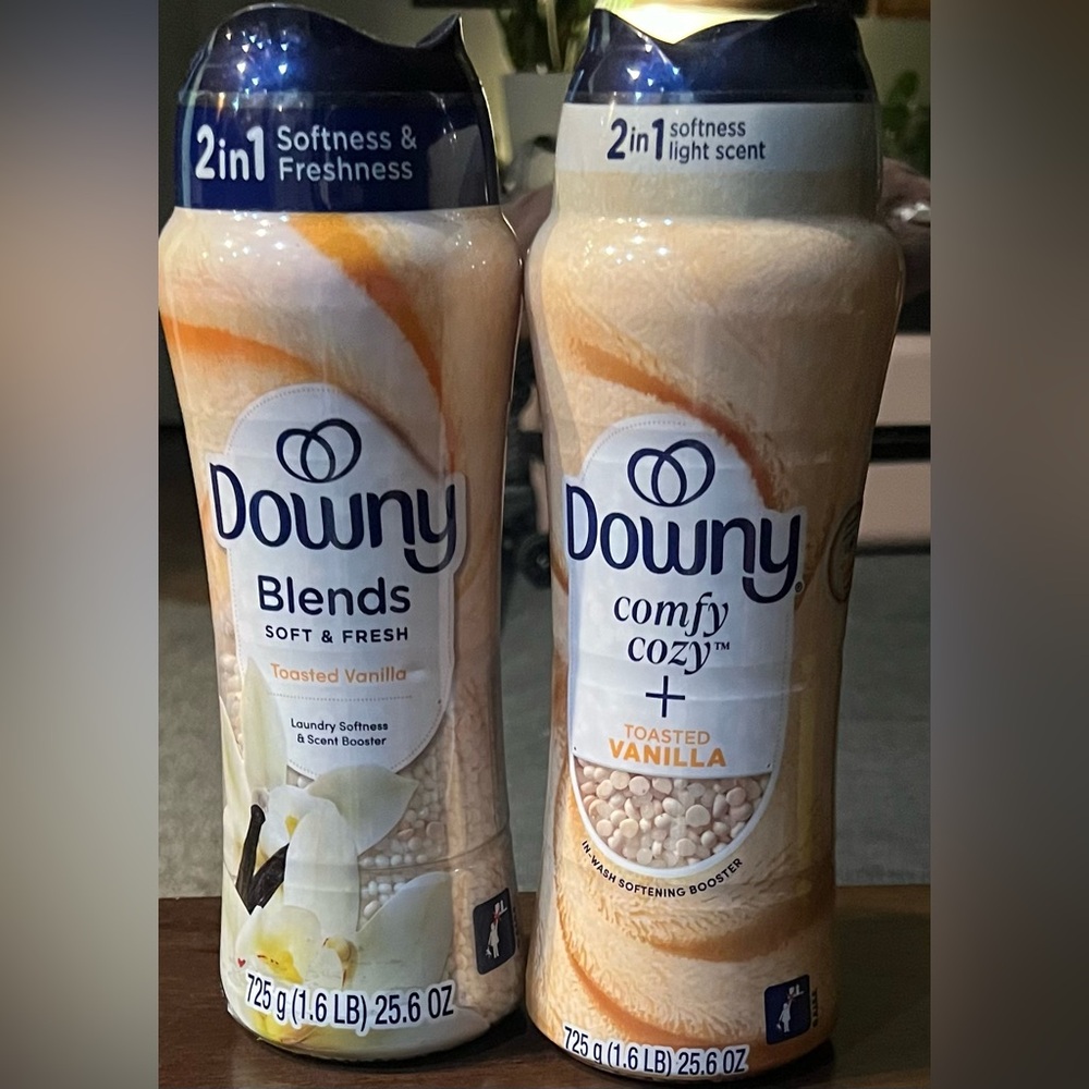 Downy Comfy Cozy Toasted Vanilla 2 In 1 Fabric Softener & Scent Booster X 2